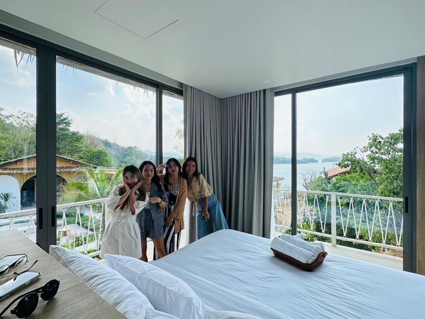 Le La Lake Resort And Spa Kaeng Krachan Room photo